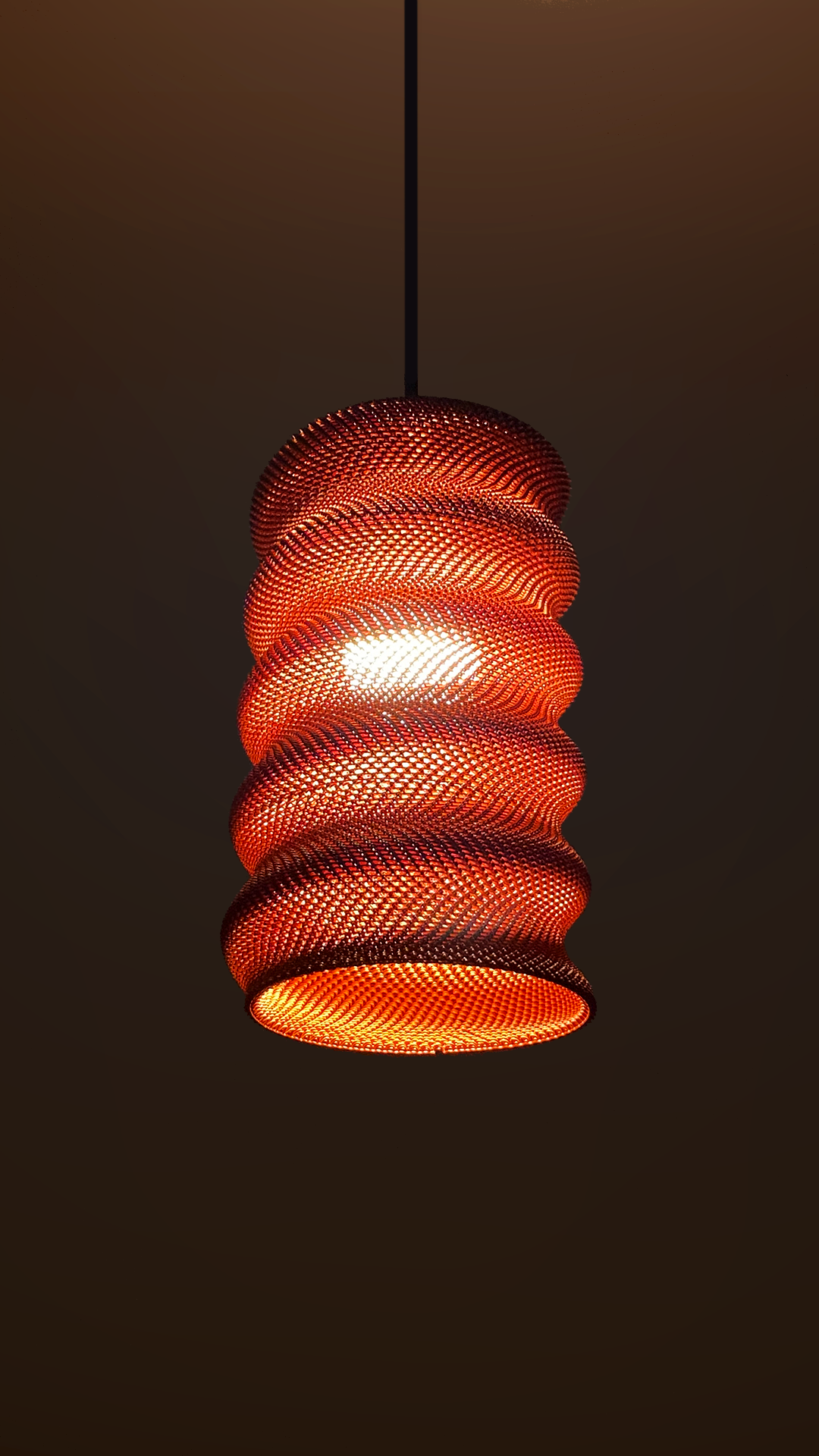 Springy Adaptive Lampshade