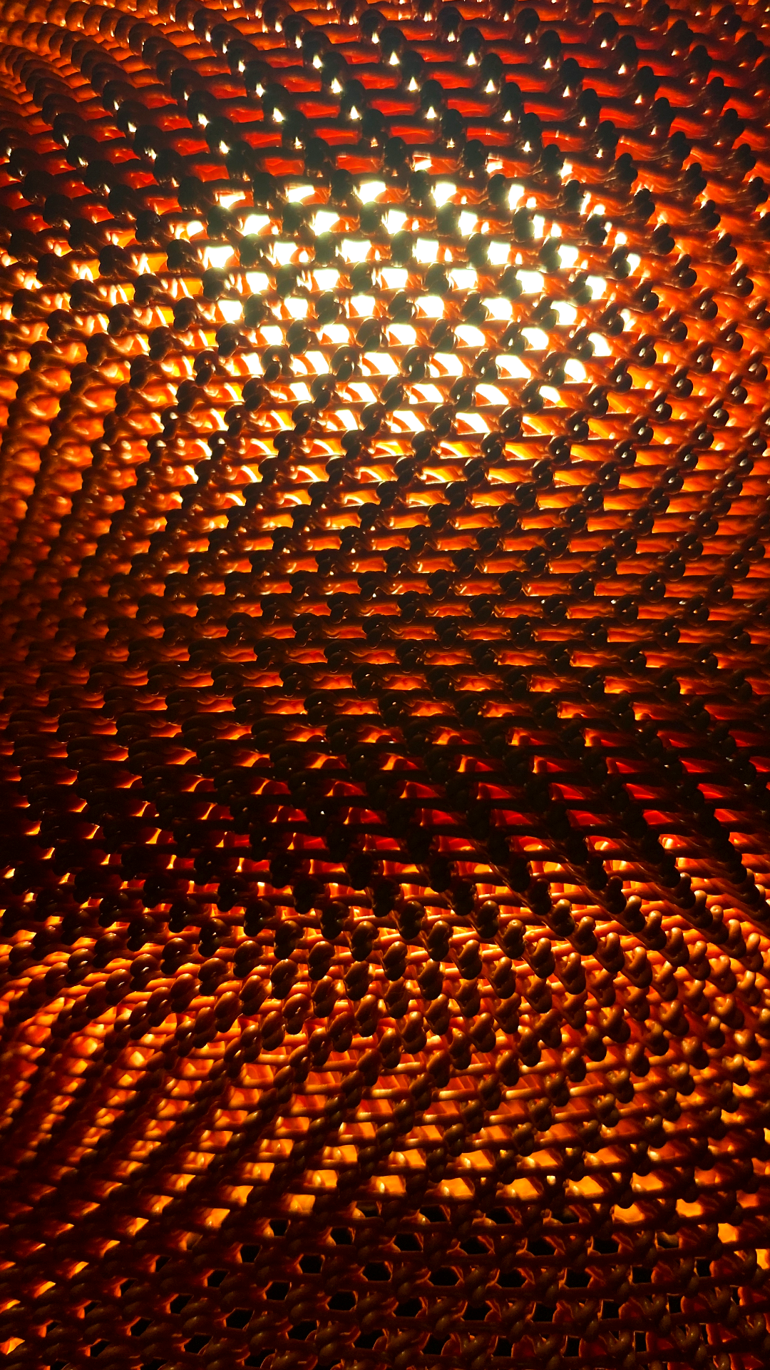Springy Adaptive Lampshade